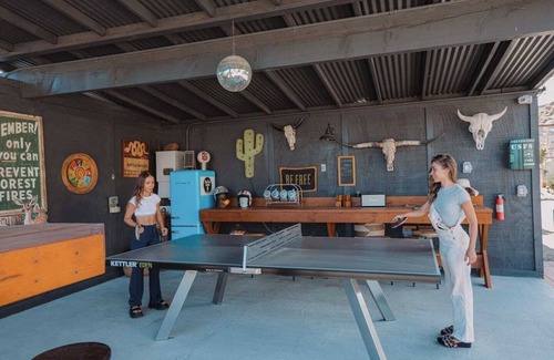Pioneertown Casa | Mod West Ranch: Breathtaking Boulder Playground
