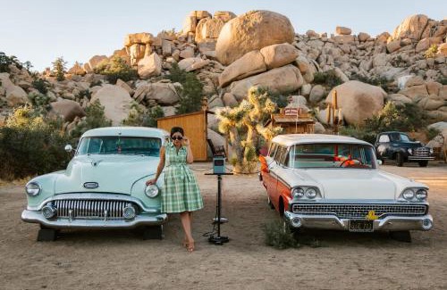 Pioneertown Casa | Mod West Ranch Breathtaking Boulder Playground