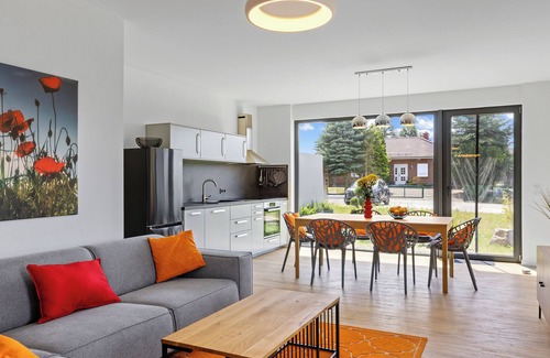 Beckerwitz Casa | Modern holiday home with a terrace and a garden