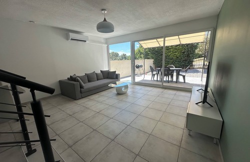 Chateau-Arnoux-Saint-Auban Cabina | Modern, air-conditioned and private barbecue