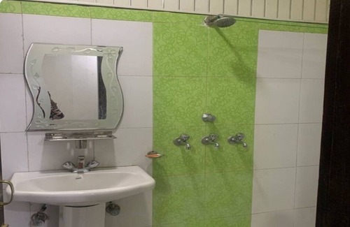 Kharar Apartamento | Modern Apartment with Kitchen & Wi-Fi – Perfect for Work & Relaxation