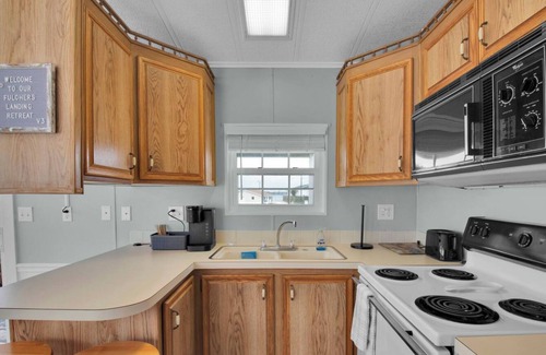 Sneads Ferry Alquiler De RV | Model Home near Camp Lejeune with Water View