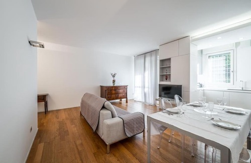 Buon Pastore-Sant'Agnese-San Damaso Apartamento | Modena City Lux near Policlinico