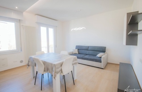 Buon Pastore-Sant'Agnese-San Damaso Apartamento | Modena, Italy, Ghirarldina Tower. Entire accommodation: Elegant Apartment