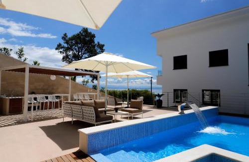 Icici Apartamento | MODENA MARIS-heated pool-grill-relax-jacuzzi apartments