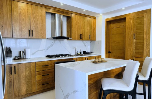 Santiago Province Apartamento | Modern 3BR Apartment in Santiago | 360 Views, Near El Monumento, Secure Parking, and Fast Wi-Fi
