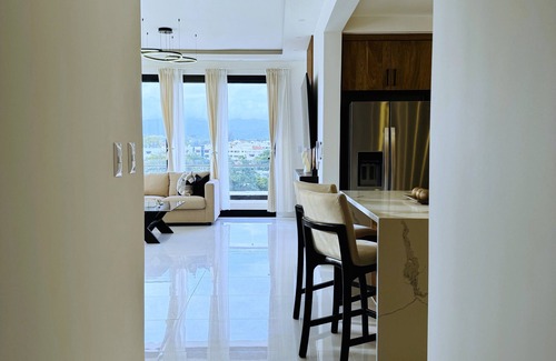 Santiago Province Apartamento | Modern 3BR Apartment in Santiago | 360 Views, Near El Monumento, Secure Parking, and Fast Wi-Fi