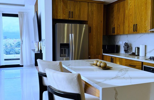Santiago Province Apartamento | Modern 3BR Apartment in Santiago | 360 Views, Near El Monumento, Secure Parking, and Fast Wi-Fi