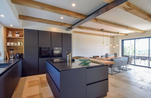 Saint-Medard-d'Excideuil Casa | Modern vacation home with private pool on estate with golf. Pets allowed!