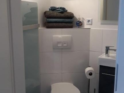 Ramstein-Miesenbach Apartamento | Moderm Basement Apartment