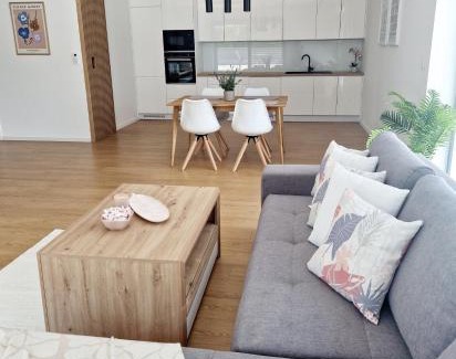 Prievidza Apartamento | Moderný Loft s Terasou v centre mesta Prievidza