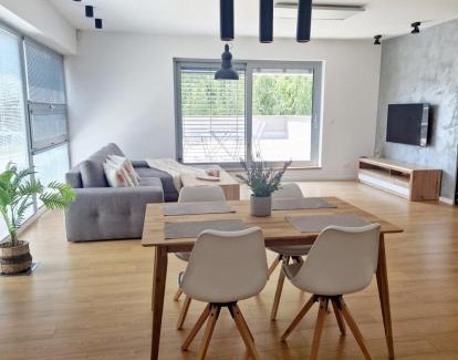 Prievidza Apartamento | Moderný Loft s Terasou v centre mesta Prievidza