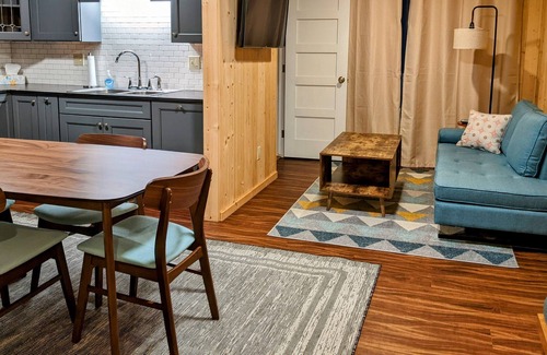 Onekama Casa | Modern 1-Bdrm Apartment - Room #7