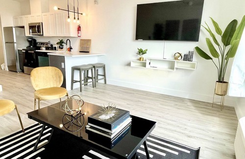 Central Business District Apartamento | Modern 1 Bdrm King-mins to NYC,EWR,PRU,NJPAC, Dwntwn Newark, MetLife