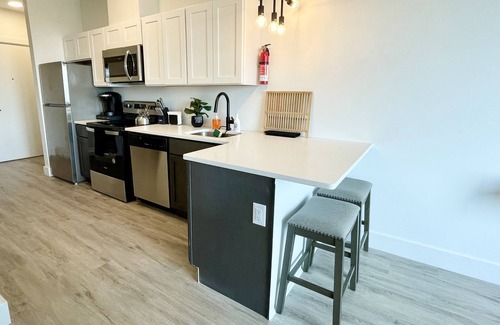 Central Business District Apartamento | Modern 1 Bdrm King-mins to NYC,EWR,PRU,NJPAC, Dwntwn Newark, MetLife
