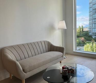 Richmond City Centre Apartamento | Modern 1-bed Condo in Richmond