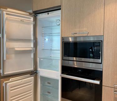 Richmond City Centre Apartamento | Modern 1-bed Condo in Richmond