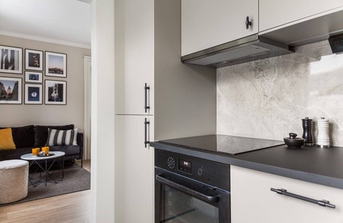 Liljeholmen - Hagersten Apartamento | Modern 1-Bed Gem: Central City Apartment