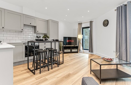 Addiscombe Apartamento | Modern 1 Bedroom Stay, Balcony, East Croydon