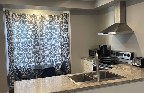 Moncton Apartamento | Modern 1 Bedroom, 10 minute walk to Downtown