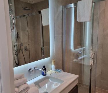 Nardaran Apartamento | Modern 1-Bedroom Apartment at Sea Breeze Park Residences 2, Just Steps from the Beach, with Pool, Gym, Restaurants and Free Parking