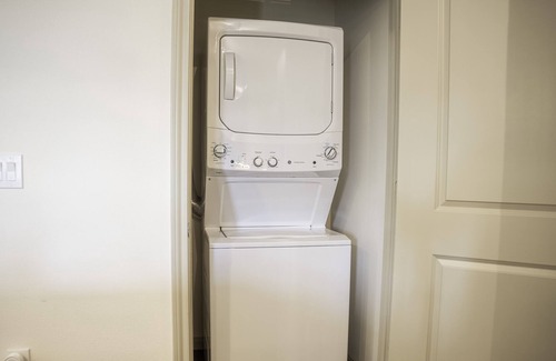 Lake Houston Apartamento | Modern 1 bedroom apt w Lakeside balcony