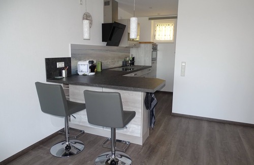Markdorf Condominio | Moderno apartamento de 1 dormitorio con vistas a la montaña y piscina cubierta