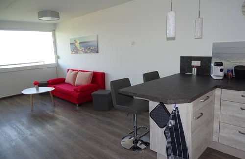 Markdorf Condominio | Moderno apartamento de 1 dormitorio con vistas a la montaña y piscina cubierta