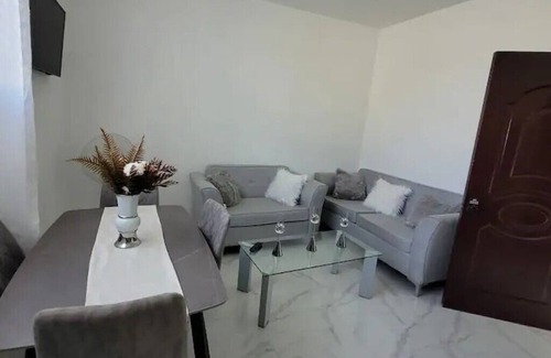 Gascue Apartamento | Moderno apartamento a poca distancia de la Zona Colonial y el Palacio Nacional.
