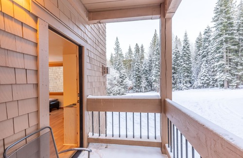 Truckee Condominio | Modern 1 bedroom in Ski Trails by RedAwning