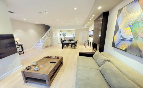 Cardozo Casa | Modern 1 block from Metro subway Minutes to Capital, Museums and National Mall