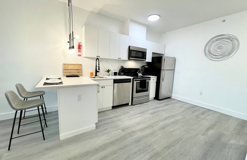 Elizabeth Apartamento | Modern 1 BR KING Apt - near NYC, EWR, Prudential, NJPAC, American Dream, MetLife