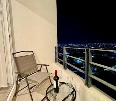 Guadalajara Municipality Apartamento | Modern 12th-Floor Penthouse w 2 Balconies & City Views
