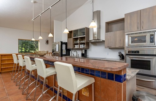 Angel Fire Casa | Modern,15 Private Acres, 2 Fireplaces w/Wood Incl, EV & RV Hookups, Bunk Room