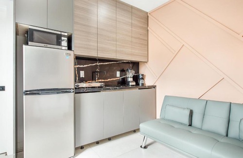 Ludlam Apartamento | Modern 1BR 15min to MIA Kitchen & Private Entrance L08A