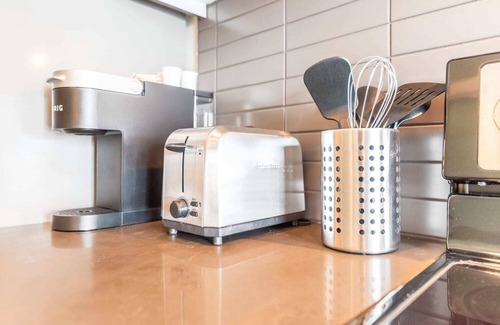 Downtown Apartamento | Modern 1BR 1BA - Long Term Gym Parking Redmond DT