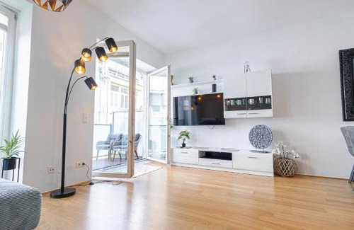 Matzleinsdorf Apartamento | Modern 1BR &1LR Apartment in Viennas Downtown
