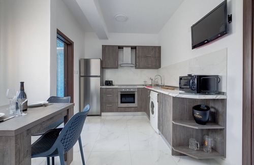 Gzira Apartamento | Modern 1BR Apartment Steps From the Promenade