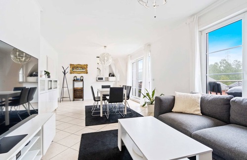 Soleuvre Apartamento | Modern 1BR Apt with Balcony & City View