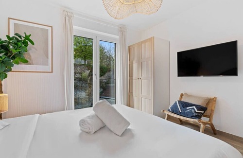 Hollerich Apartamento | Picturesque Apt near River Pétrusse ID166
