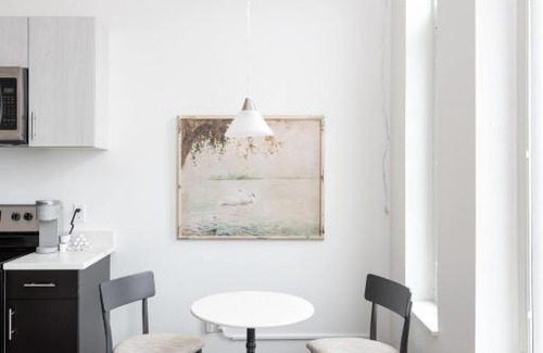 Milwaukee Apartamento | Modern 1BR Apt with Skywalk to Fiserv, Rooftop, and Parking