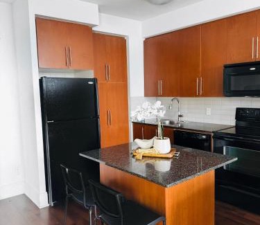 Downtown Mississauga Apartamento | Modern 1BR Condo-Free Parking