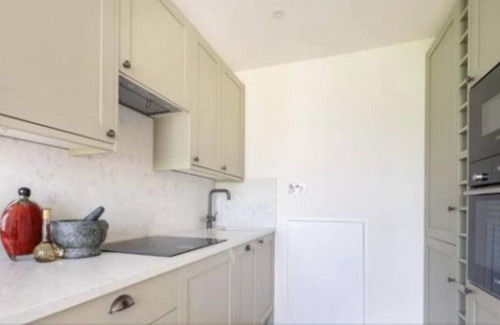 St. Helen's Apartamento | Modern 1BR Flat in Peaceful North Kensington