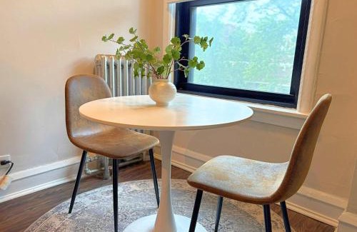 Hyde Park Apartamento | Modern 1BR Gem in Chicago - Kenwood 501