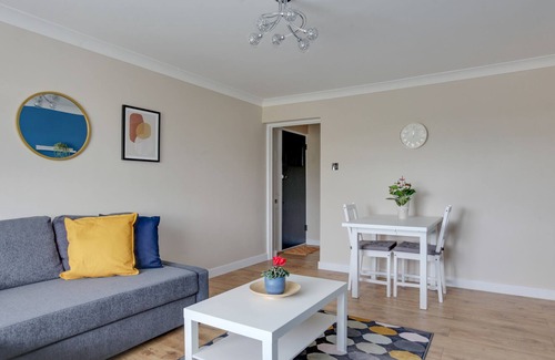 Harlow Apartamento | BookedUK: Bright and spacious flat in Harlow