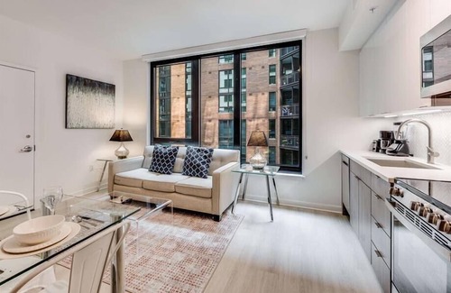 NoMa Hotel | Modern 1BR in NoMa, Perfect for Relaxing & Exploring DC