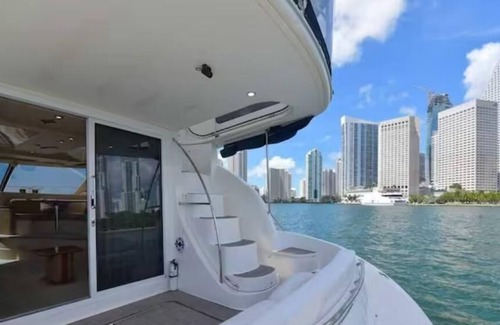 Coral Terrace Apartamento | Modern 1BR Miami Apt: Sleeps 3, Kitchenette