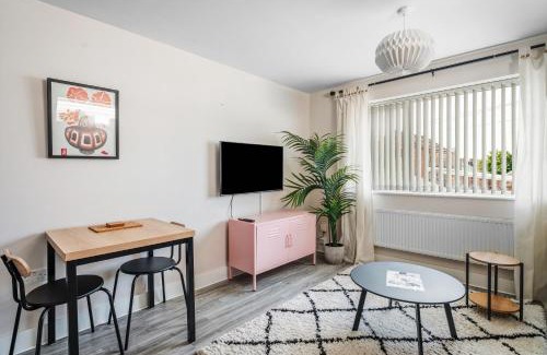 Gabalfa Apartamento | Modern 1BR Near Independent Eateries