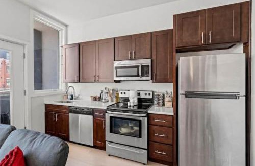 Fairmount Apartamento | Modern 1BR Near Metro - Walk to MET & Cafes - Free Parking