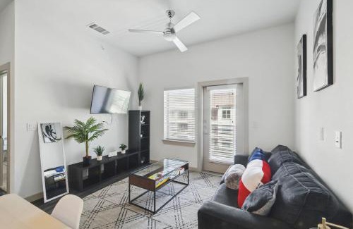 McKinney Apartamento | Modern 1BR near TPC Golf Free Parking and Wifi